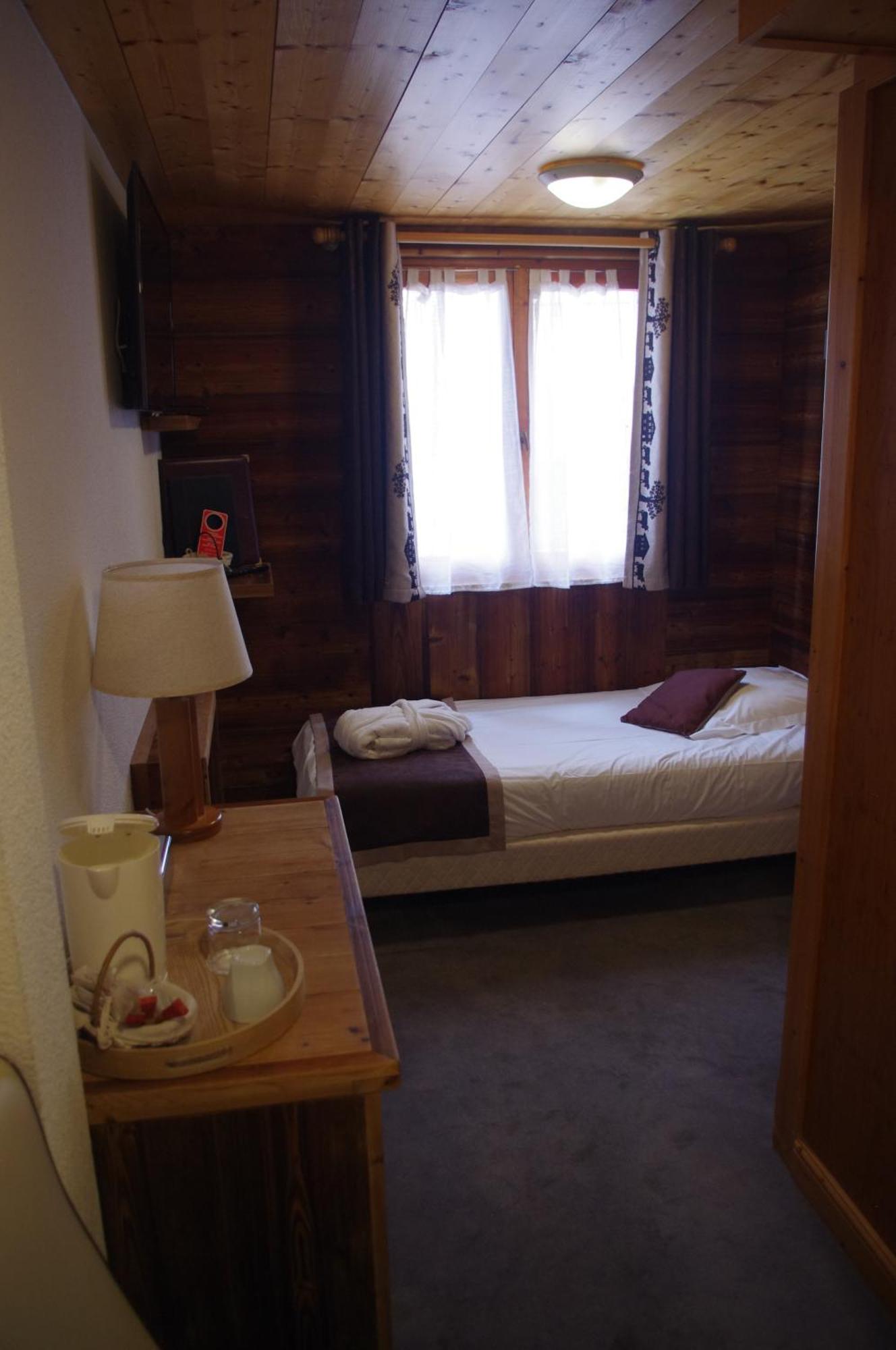 Hotel Le Refuge ทีนเญอ ภายนอก รูปภาพ