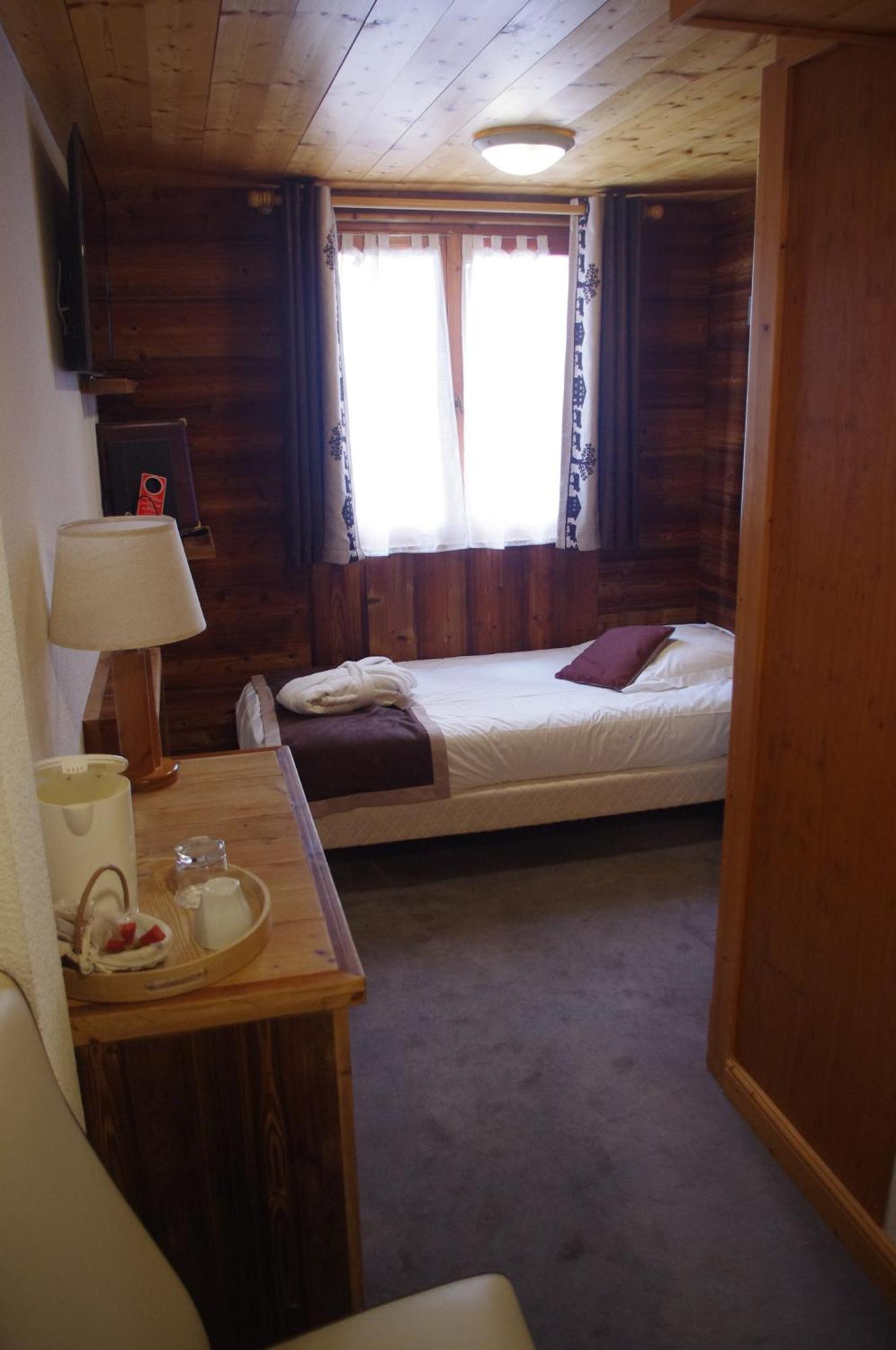 Hotel Le Refuge ทีนเญอ ภายนอก รูปภาพ